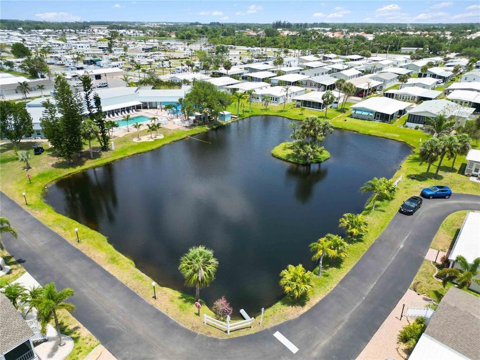 待售: $136,000 (2 贝兹, 2 浴室, 896 平方英尺)