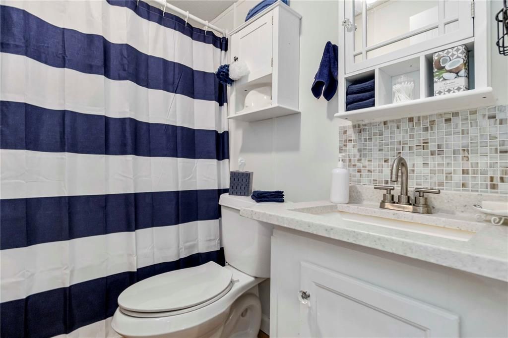 待售: $136,000 (2 贝兹, 2 浴室, 896 平方英尺)