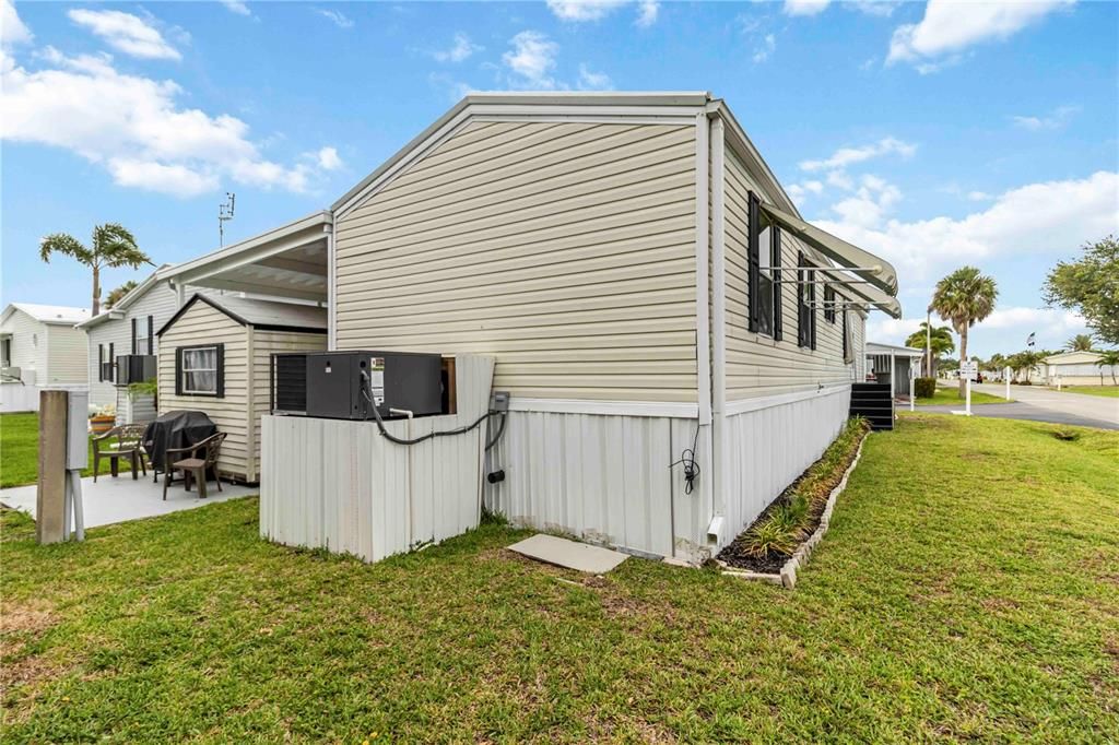 待售: $136,000 (2 贝兹, 2 浴室, 896 平方英尺)