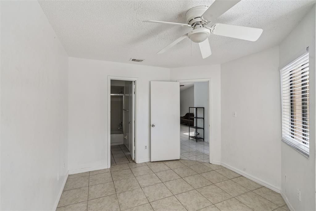 待售: $259,900 (3 贝兹, 2 浴室, 1025 平方英尺)