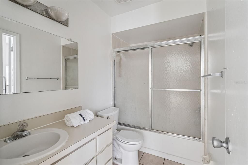 待售: $259,900 (3 贝兹, 2 浴室, 1025 平方英尺)