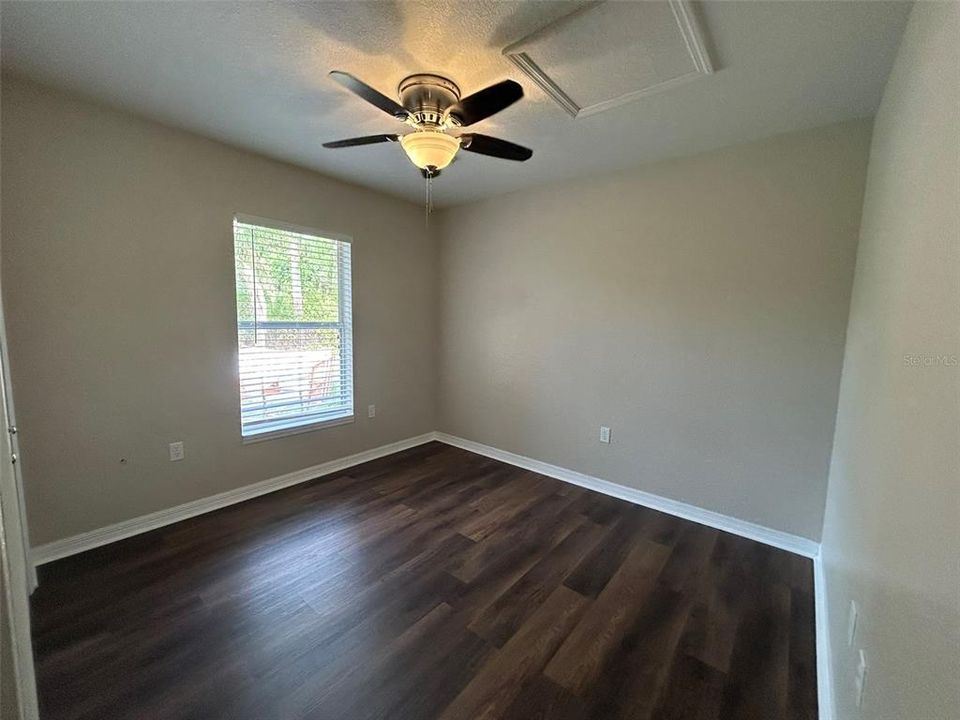 В аренду: $1,900 (3 спален, 2 ванн, 1302 Квадратных фут)