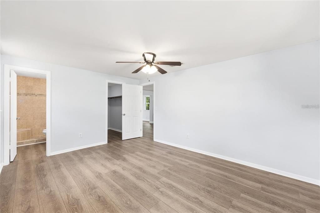 待售: $232,900 (4 贝兹, 2 浴室, 1662 平方英尺)