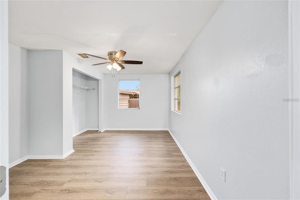 待售: $232,900 (4 贝兹, 2 浴室, 1662 平方英尺)