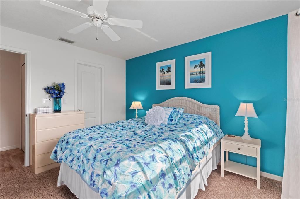 待售: $595,000 (3 贝兹, 2 浴室, 1976 平方英尺)