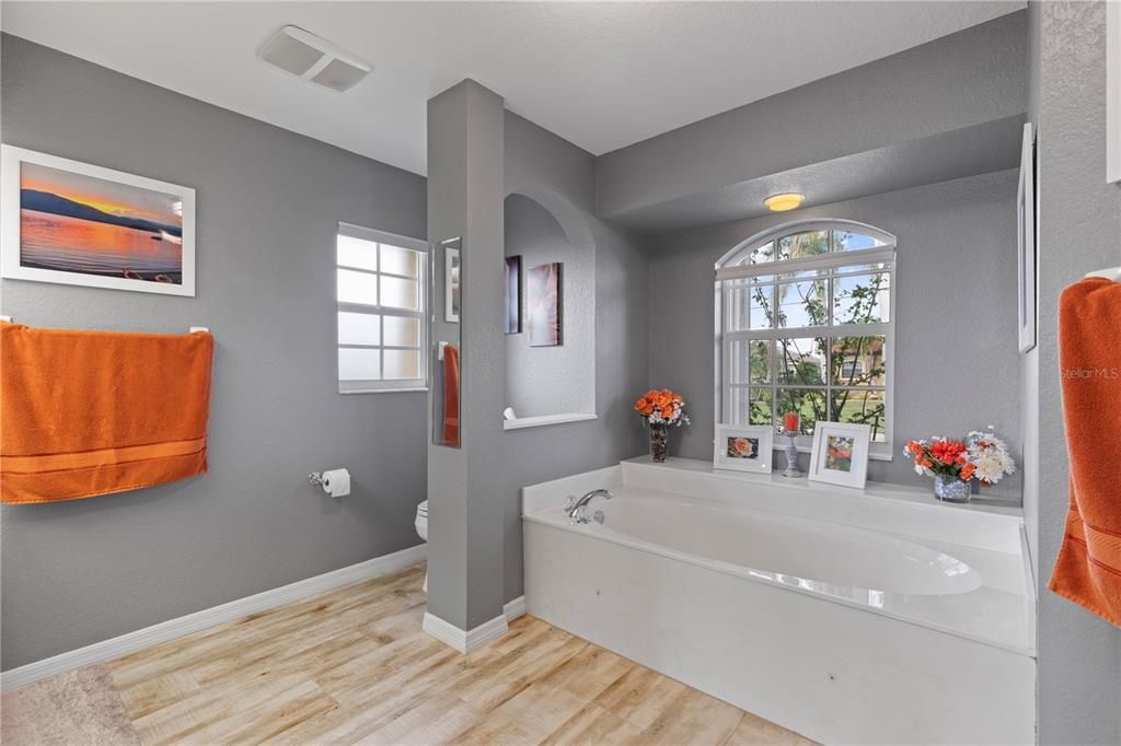 待售: $595,000 (3 贝兹, 2 浴室, 1976 平方英尺)