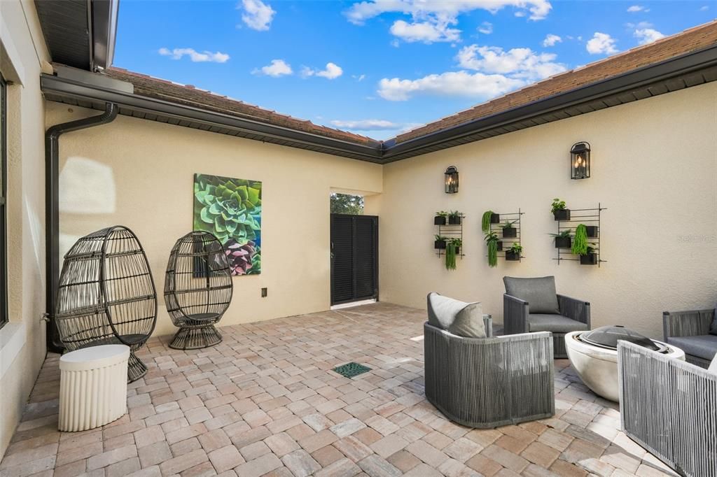 待售: $1,999,000 (4 贝兹, 5 浴室, 4097 平方英尺)