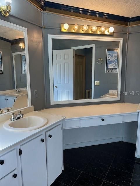 На продажу: $154,500 (2 спален, 2 ванн, 1196 Квадратных фут)