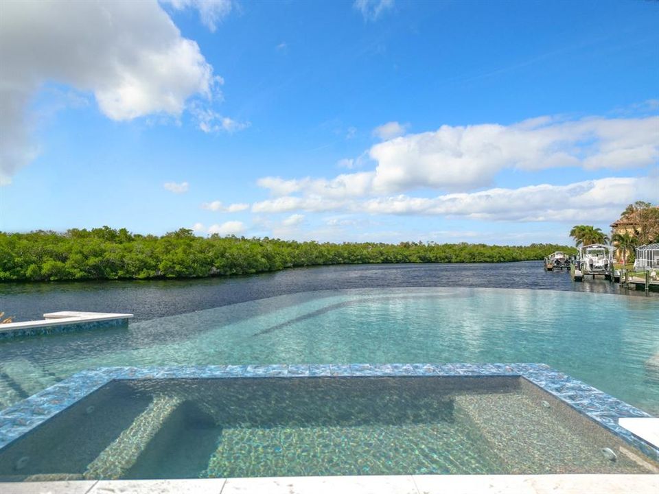 待售: $7,995,000 (5 贝兹, 5 浴室, 6822 平方英尺)