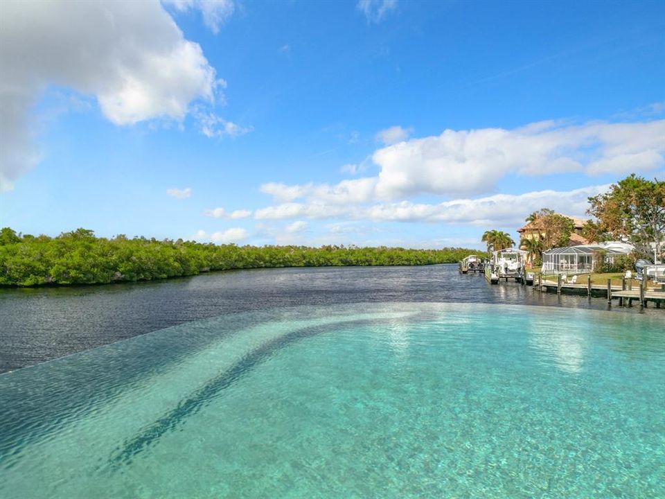 待售: $7,995,000 (5 贝兹, 5 浴室, 6822 平方英尺)