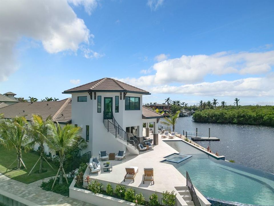 待售: $7,995,000 (5 贝兹, 5 浴室, 6822 平方英尺)