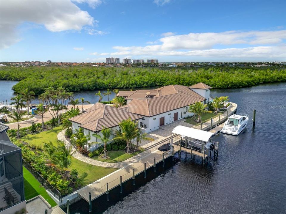 待售: $7,995,000 (5 贝兹, 5 浴室, 6822 平方英尺)