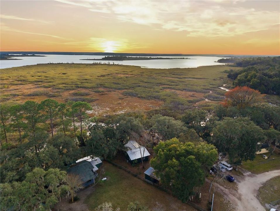 На продажу: $225,000 (2 спален, 1 ванн, 896 Квадратных фут)