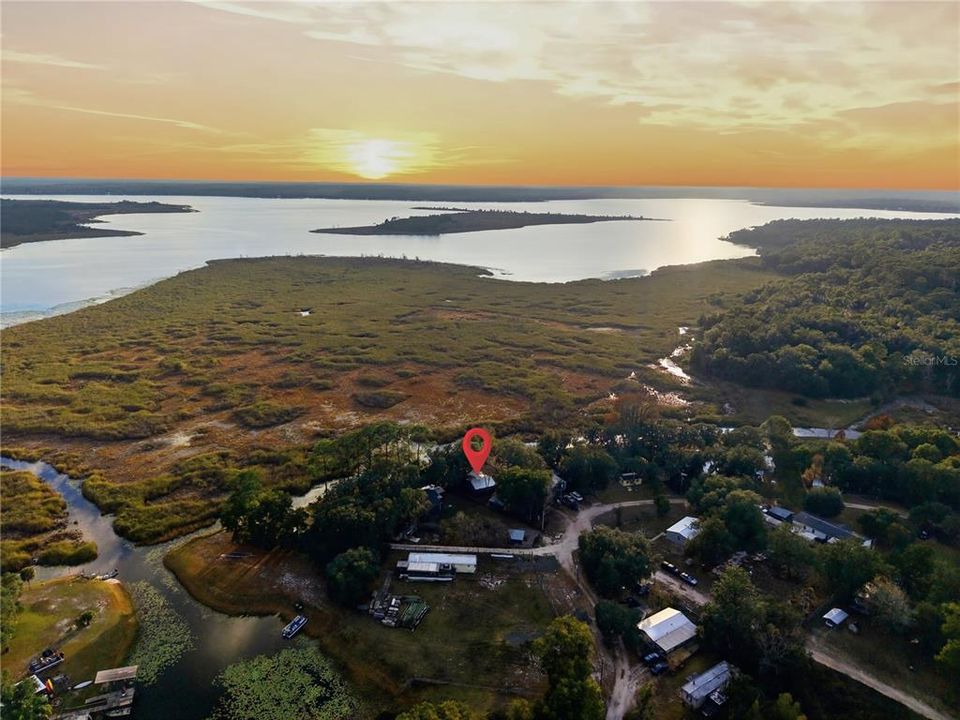 На продажу: $225,000 (2 спален, 1 ванн, 896 Квадратных фут)