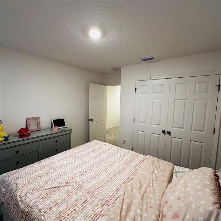 En Venta: $320,000 (4 camas, 3 baños, 1982 Pies cuadrados)