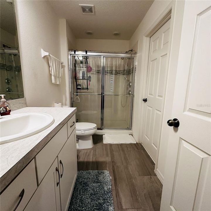 En Venta: $320,000 (4 camas, 3 baños, 1982 Pies cuadrados)