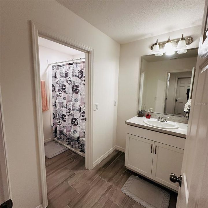 En Venta: $320,000 (4 camas, 3 baños, 1982 Pies cuadrados)