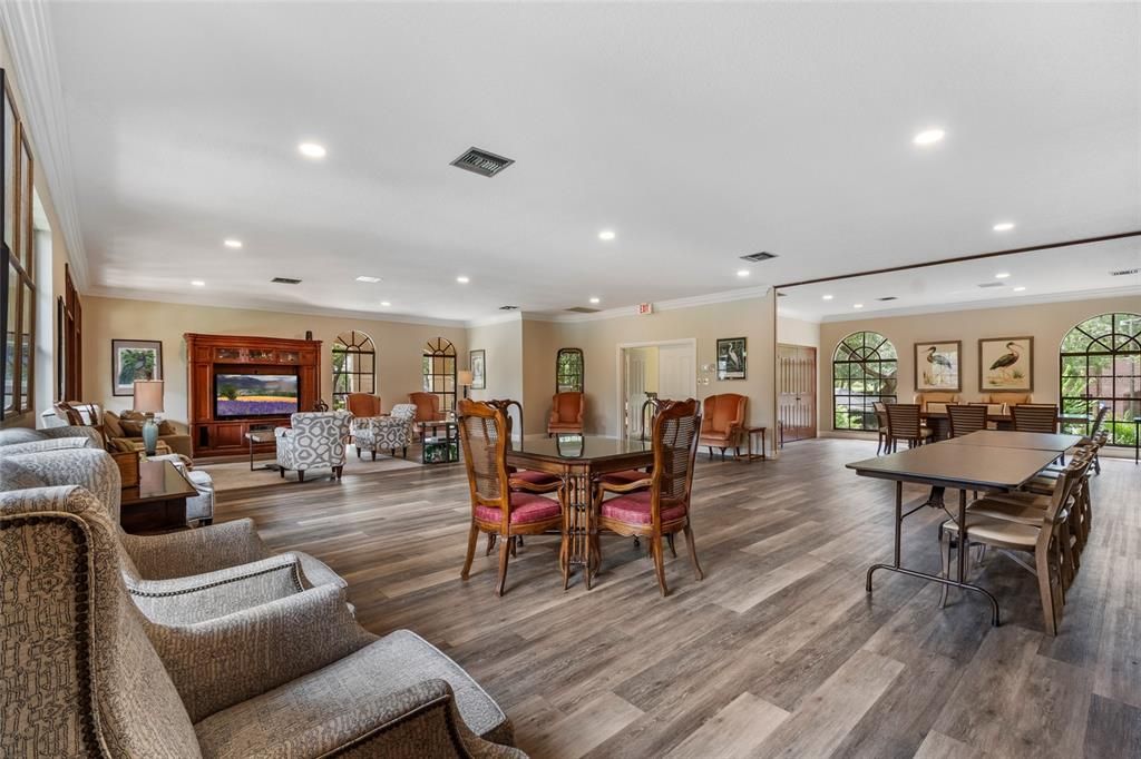 待售: $230,000 (1 贝兹, 1 浴室, 1211 平方英尺)