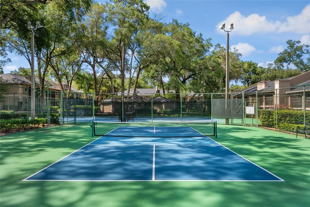 待售: $230,000 (1 贝兹, 1 浴室, 1211 平方英尺)