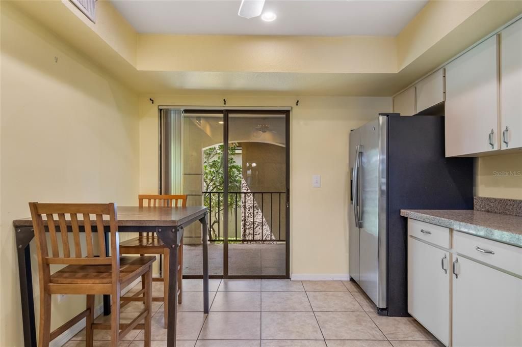 待售: $230,000 (1 贝兹, 1 浴室, 1211 平方英尺)