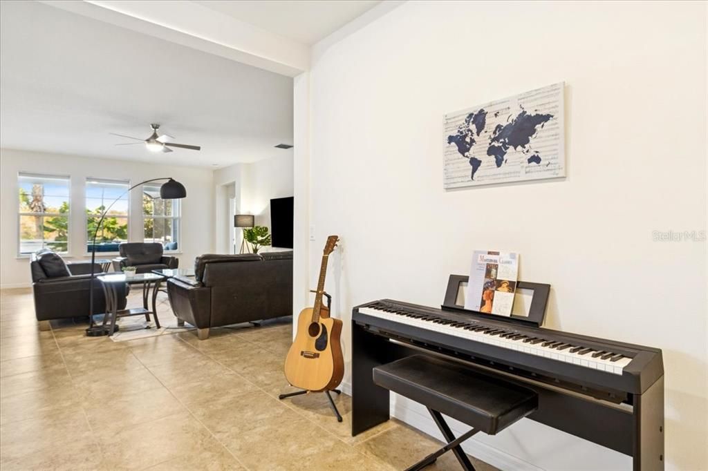 待售: $625,000 (4 贝兹, 3 浴室, 2548 平方英尺)