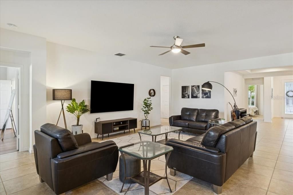 待售: $625,000 (4 贝兹, 3 浴室, 2548 平方英尺)