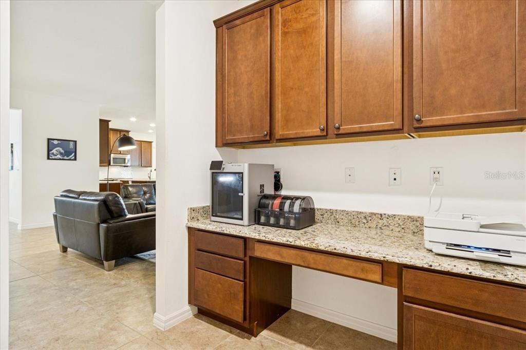 待售: $625,000 (4 贝兹, 3 浴室, 2548 平方英尺)