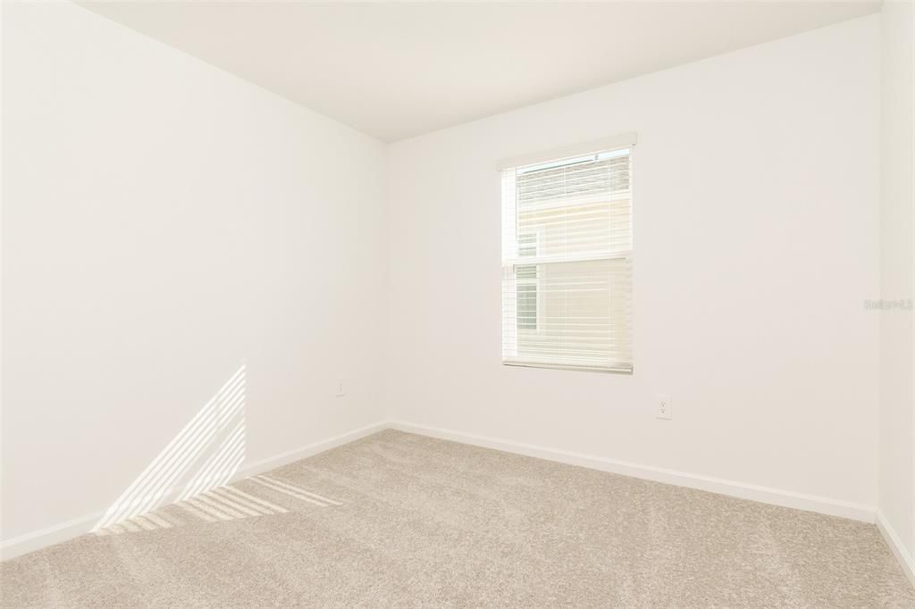 For Rent: $2,025 (5 beds, 2 baths, 2112 Square Feet)