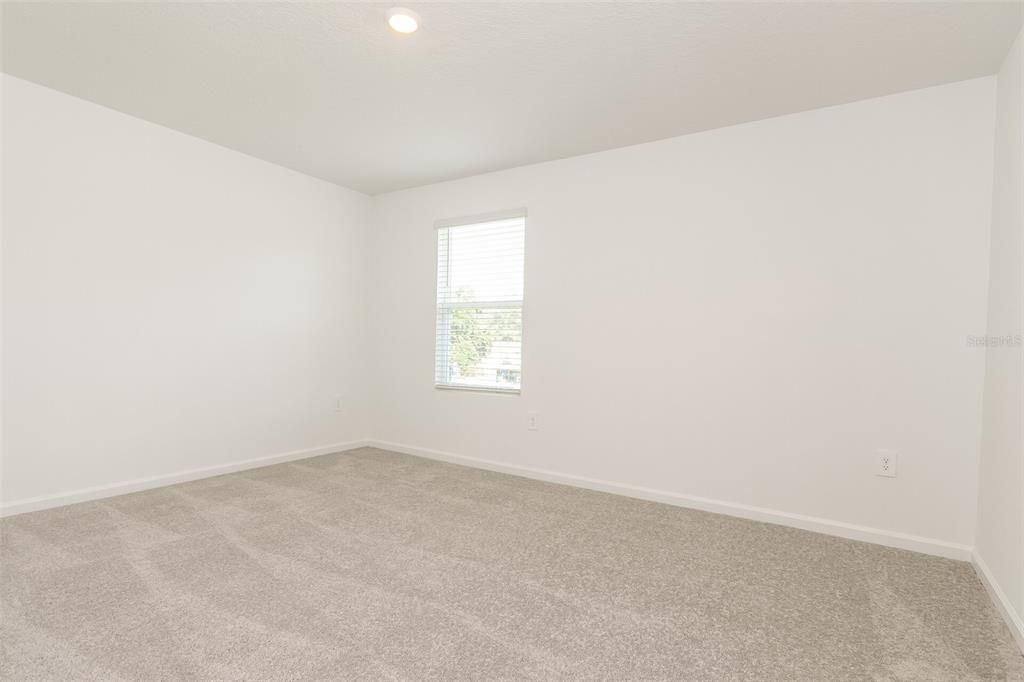 For Rent: $2,025 (5 beds, 2 baths, 2112 Square Feet)