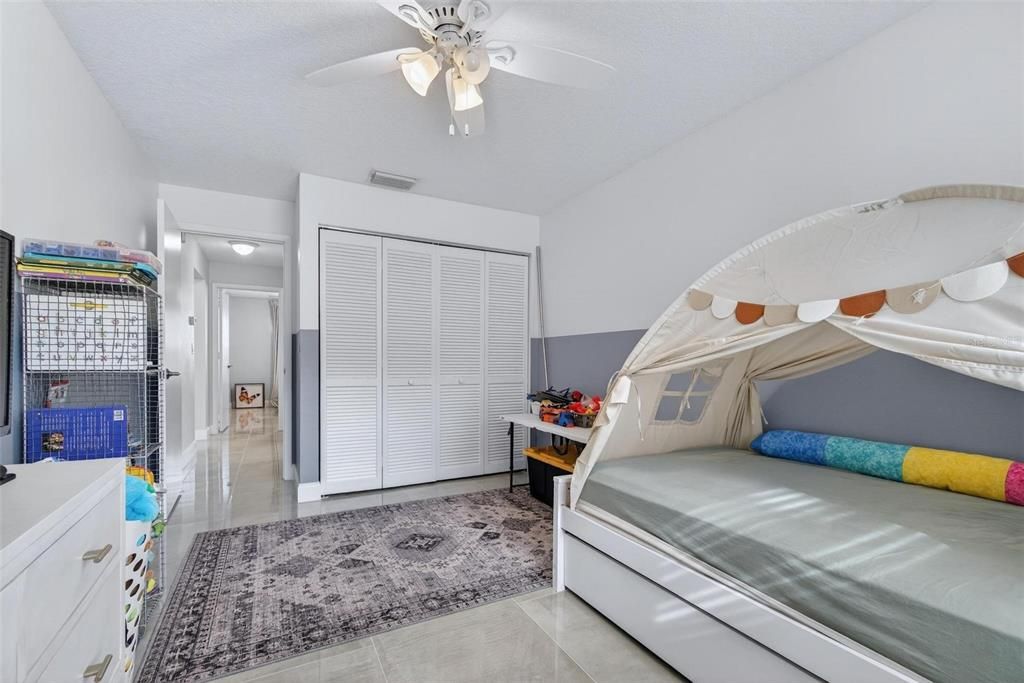 En Venta: $380,000 (3 camas, 2 baños, 1295 Pies cuadrados)