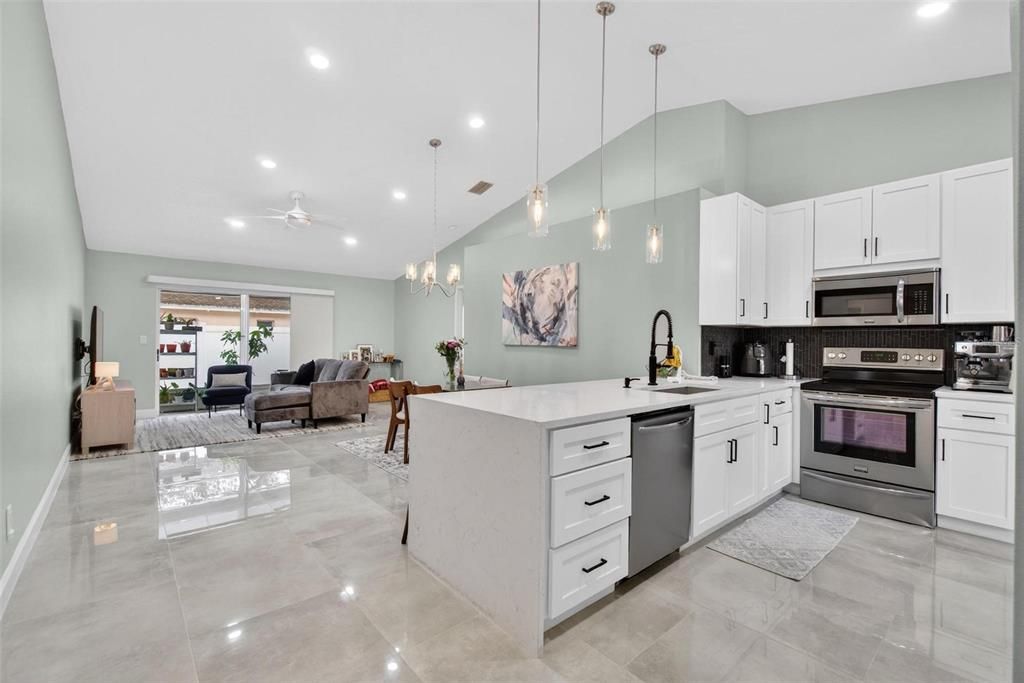 En Venta: $380,000 (3 camas, 2 baños, 1295 Pies cuadrados)