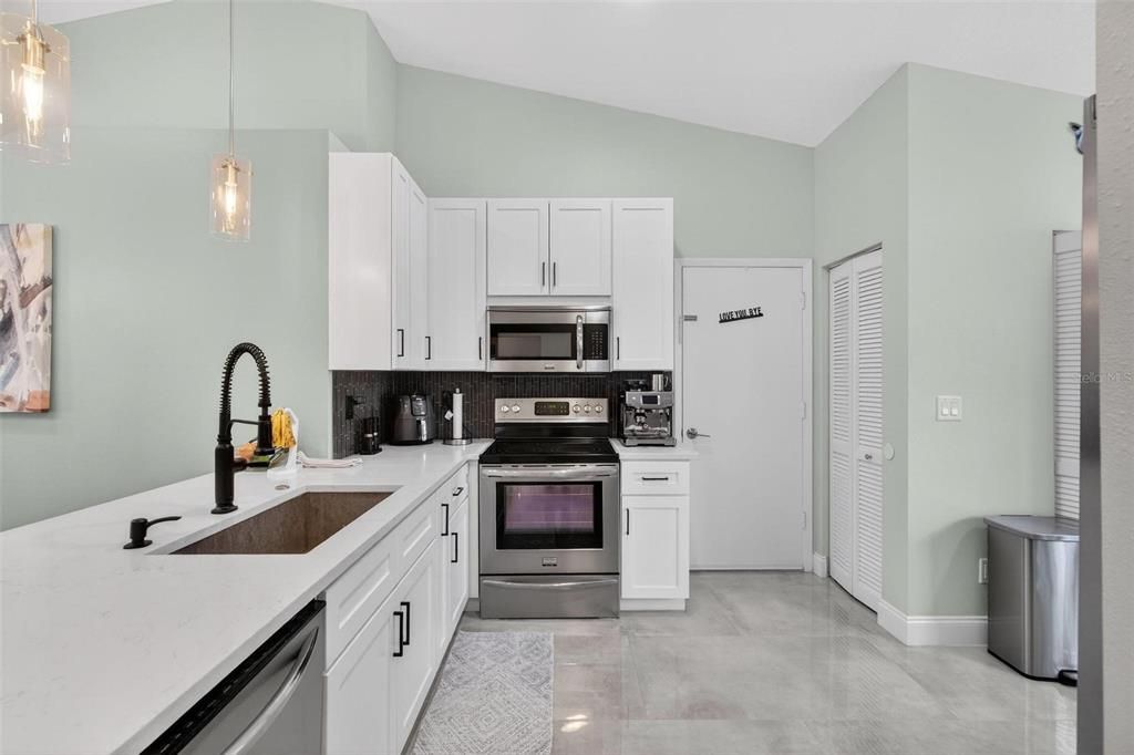 En Venta: $380,000 (3 camas, 2 baños, 1295 Pies cuadrados)