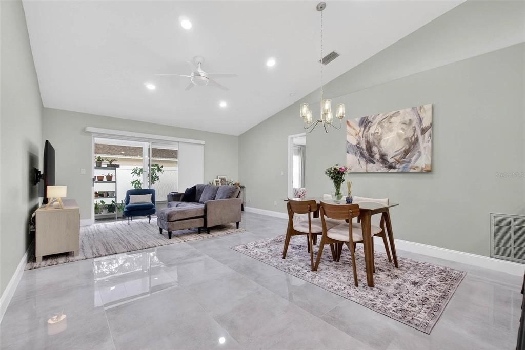 En Venta: $380,000 (3 camas, 2 baños, 1295 Pies cuadrados)