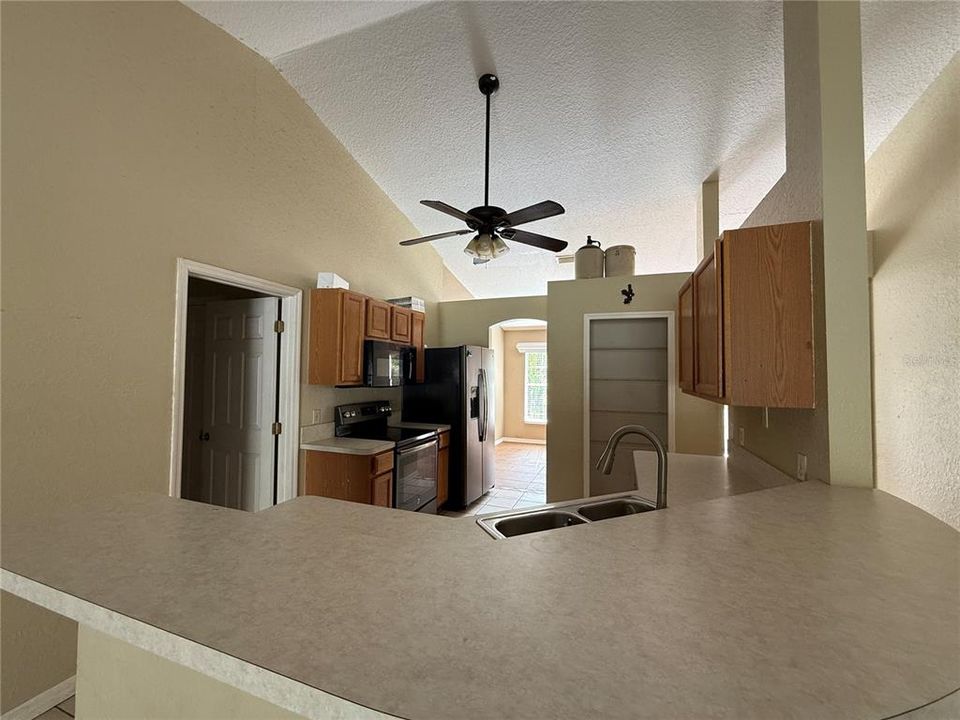 For Sale: $200,000 (3 beds, 2 baths, 1656 Square Feet)