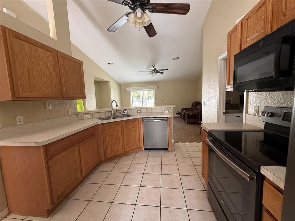 For Sale: $200,000 (3 beds, 2 baths, 1656 Square Feet)