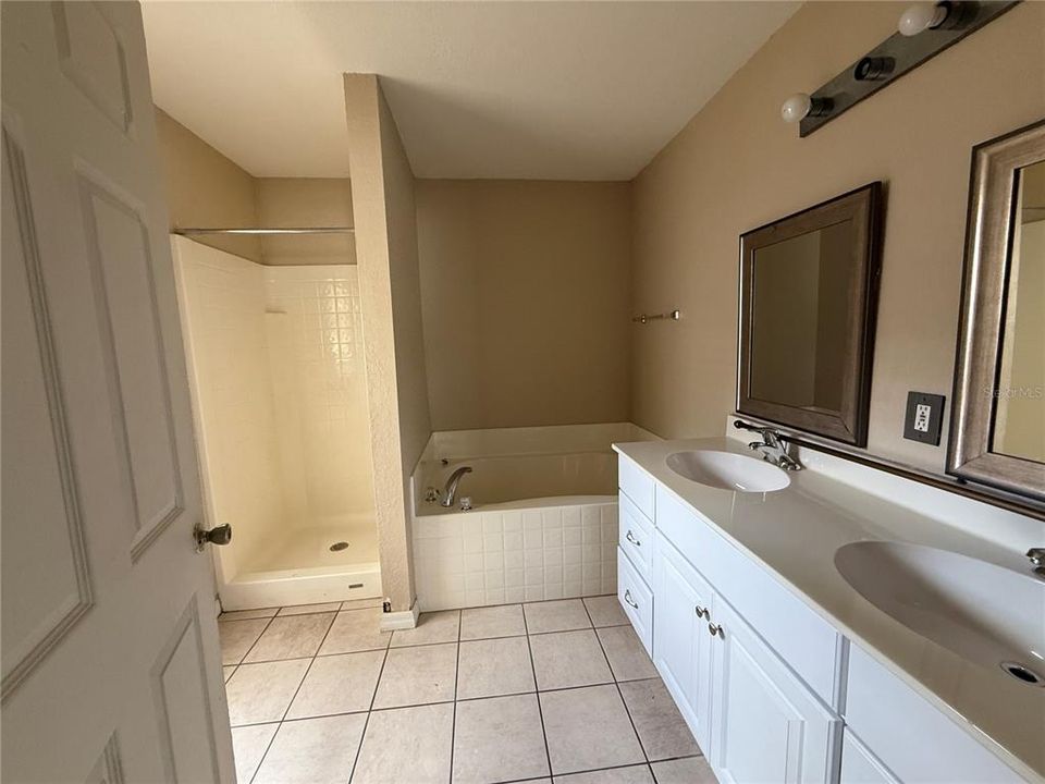 For Sale: $200,000 (3 beds, 2 baths, 1656 Square Feet)