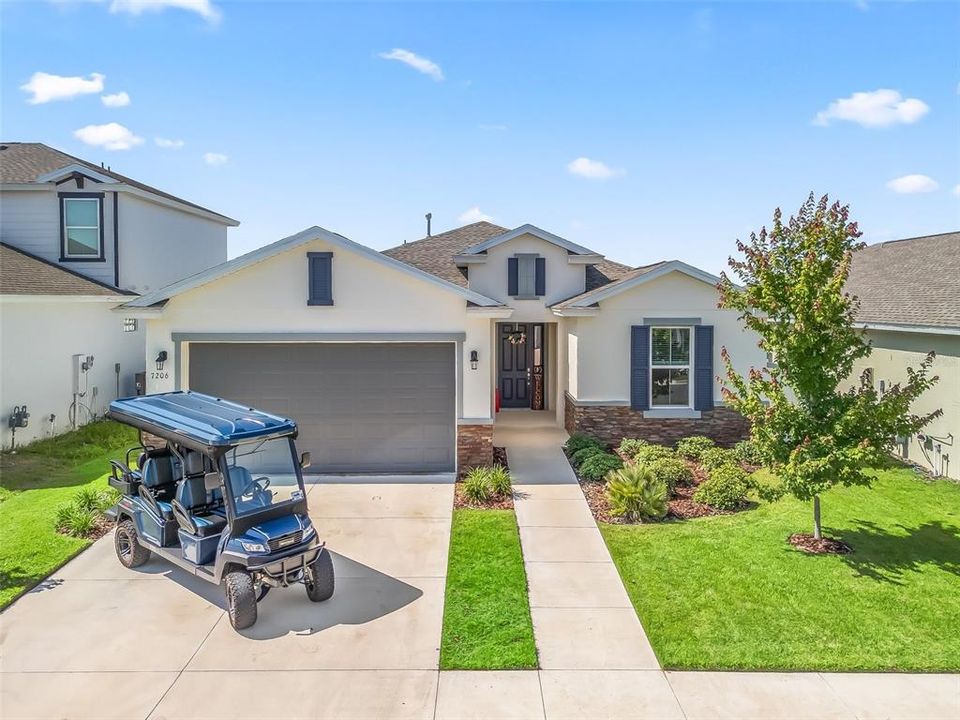 For Sale: $359,900 (4 beds, 2 baths, 1910 Square Feet)