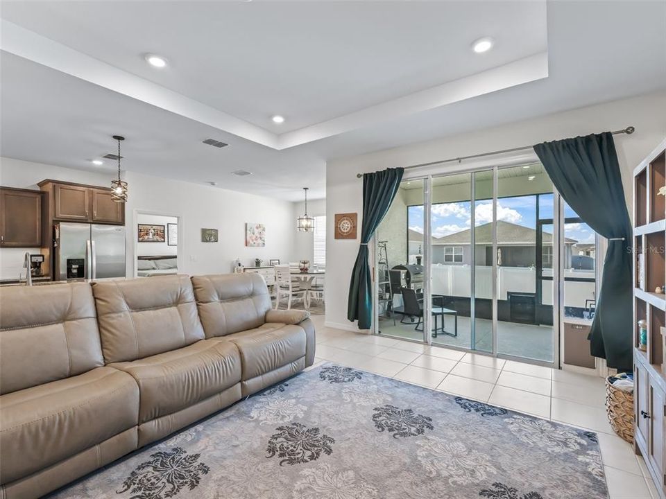 For Sale: $359,900 (4 beds, 2 baths, 1910 Square Feet)