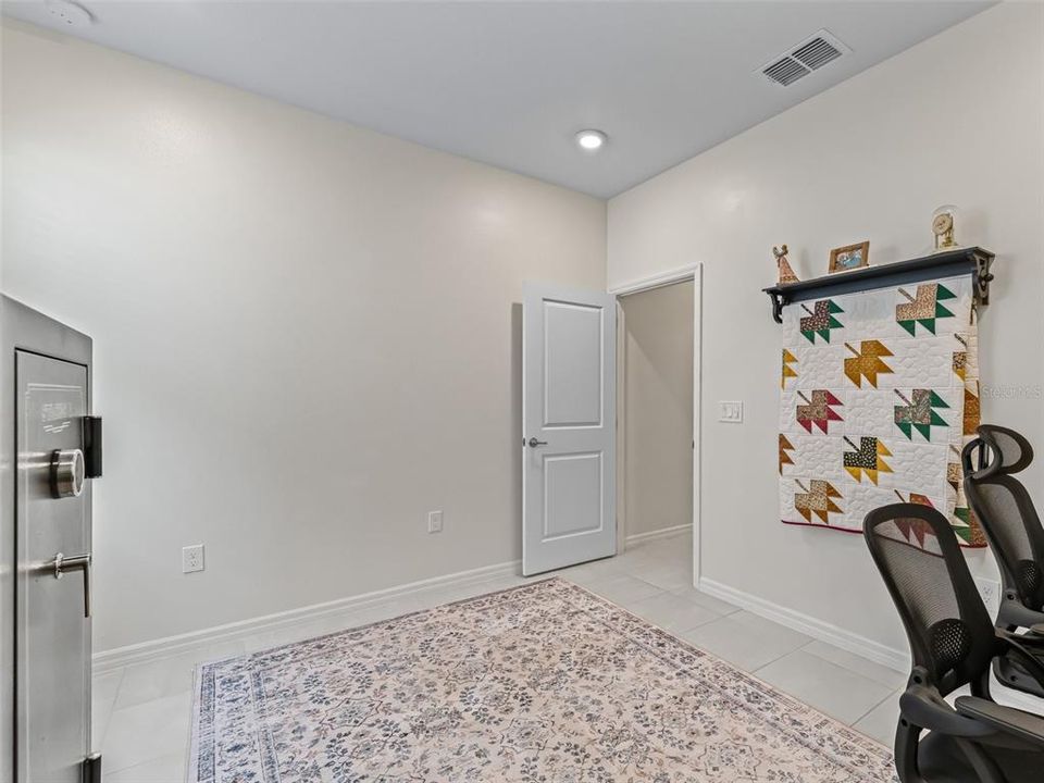 For Sale: $359,900 (4 beds, 2 baths, 1910 Square Feet)