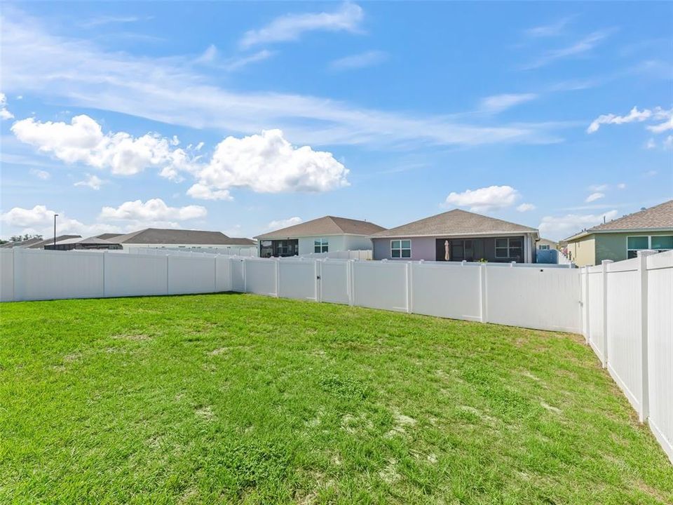 For Sale: $359,900 (4 beds, 2 baths, 1910 Square Feet)