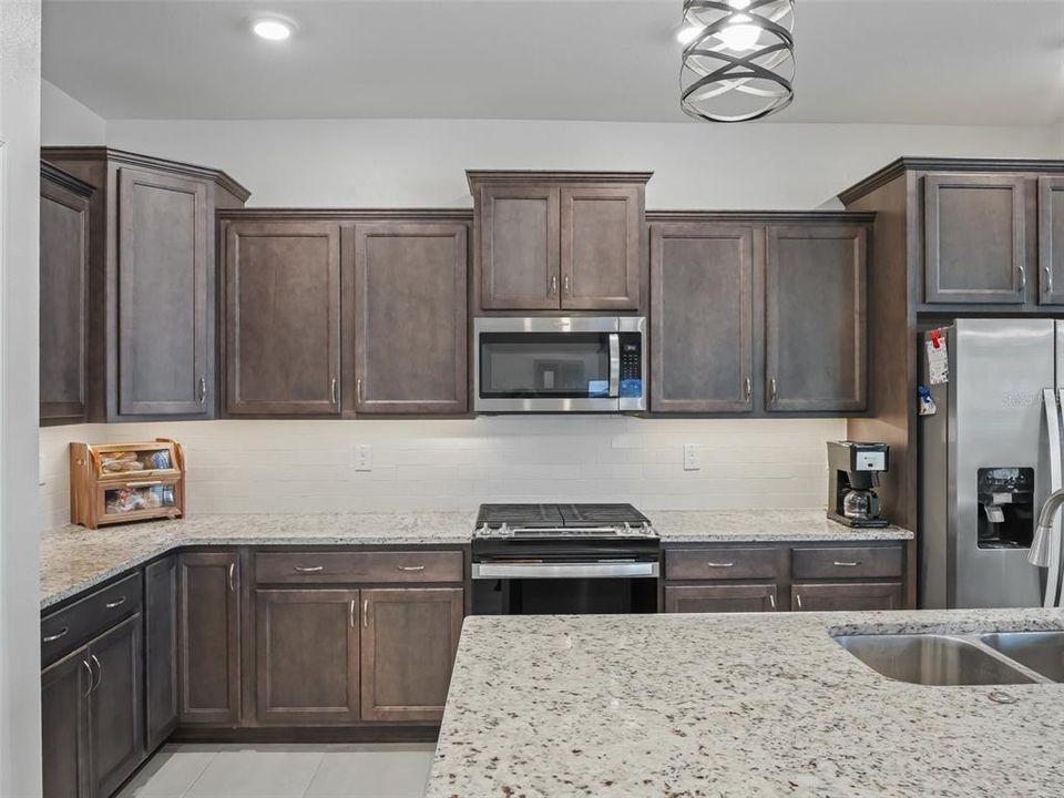 For Sale: $359,900 (4 beds, 2 baths, 1910 Square Feet)