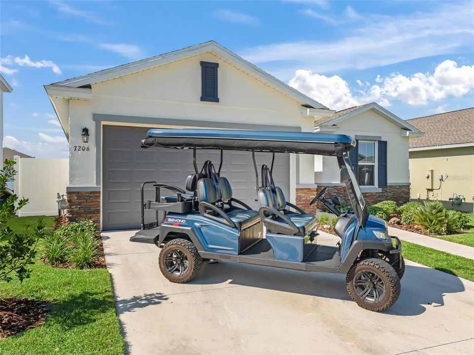 For Sale: $359,900 (4 beds, 2 baths, 1910 Square Feet)