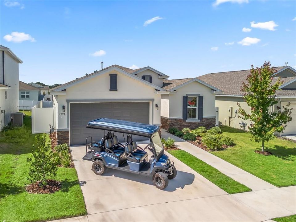 For Sale: $359,900 (4 beds, 2 baths, 1910 Square Feet)
