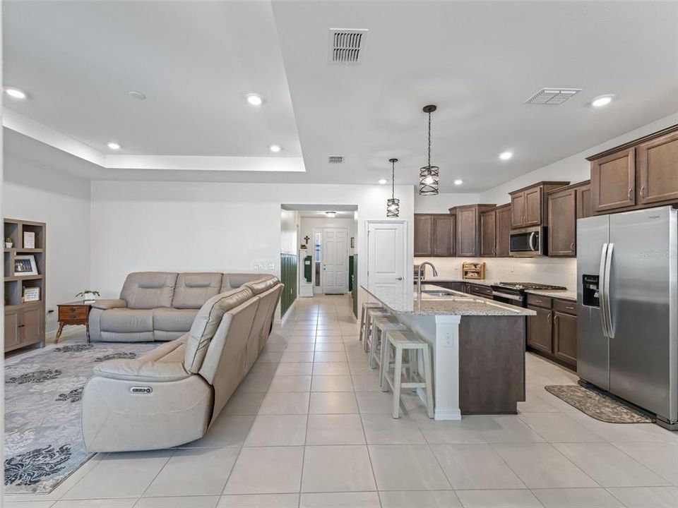 For Sale: $359,900 (4 beds, 2 baths, 1910 Square Feet)