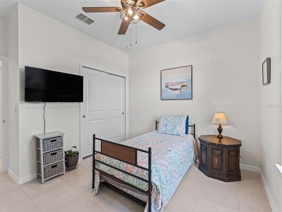 For Sale: $359,900 (4 beds, 2 baths, 1910 Square Feet)