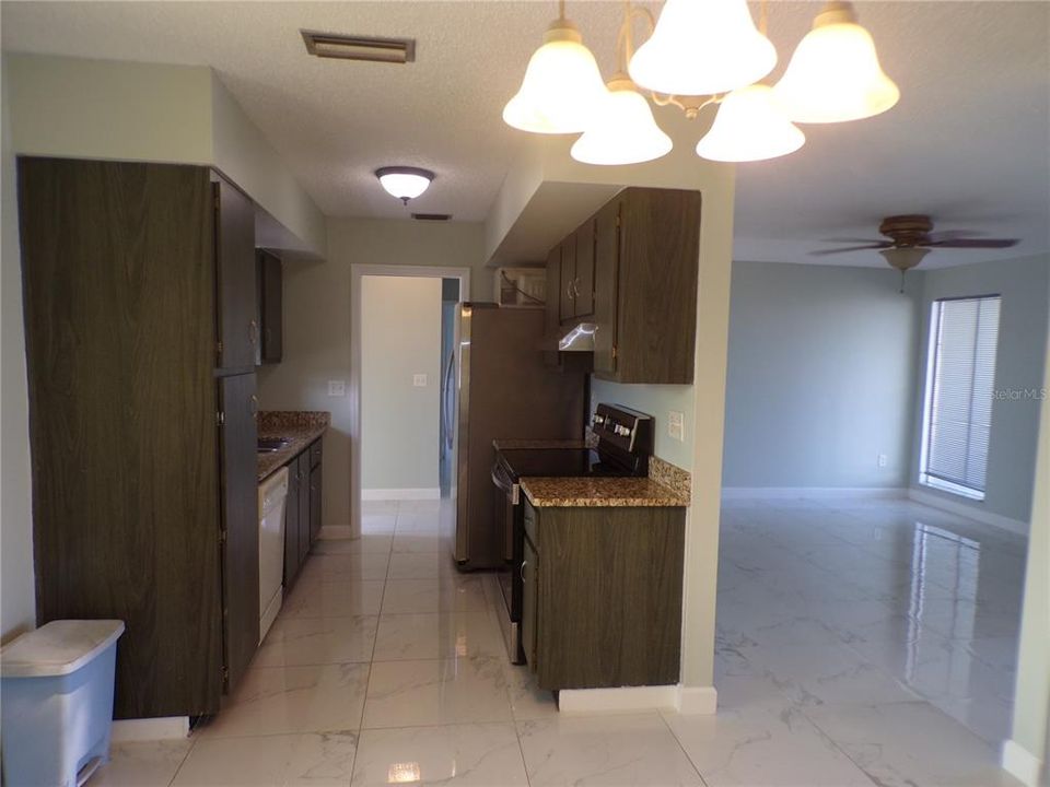 В аренду: $2,150 (3 спален, 2 ванн, 1594 Квадратных фут)