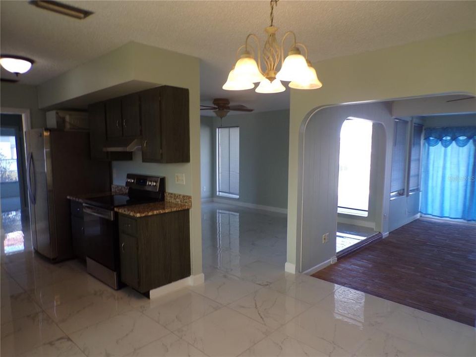 В аренду: $2,150 (3 спален, 2 ванн, 1594 Квадратных фут)