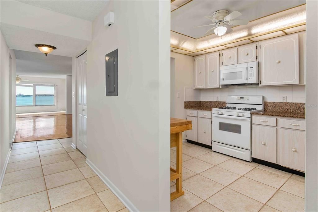 待售: $499,999 (3 贝兹, 2 浴室, 1700 平方英尺)