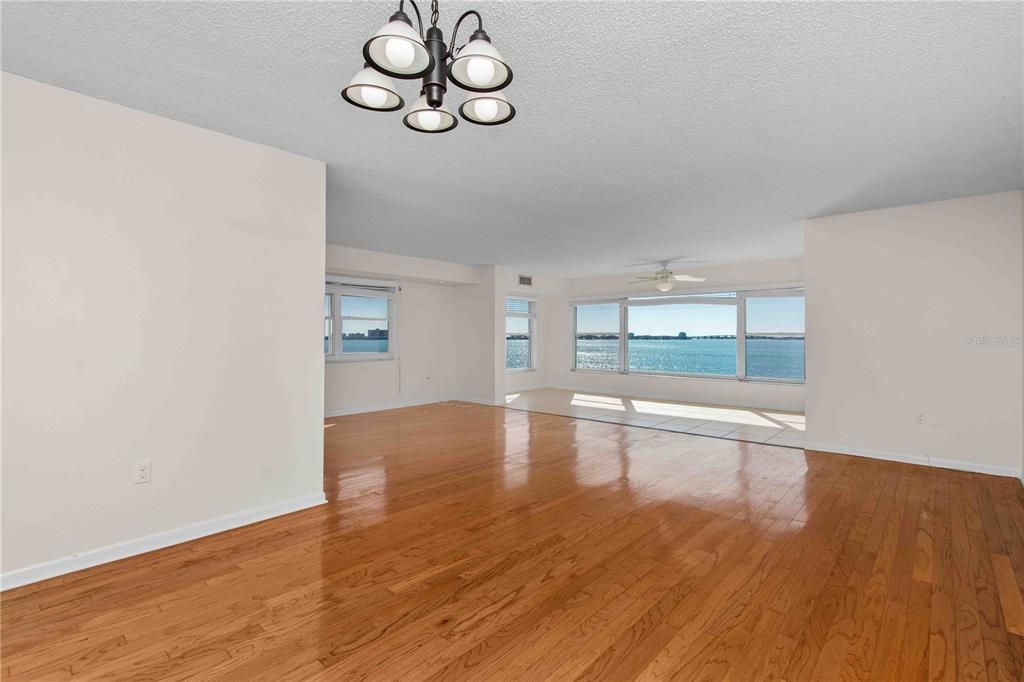 待售: $499,999 (3 贝兹, 2 浴室, 1700 平方英尺)