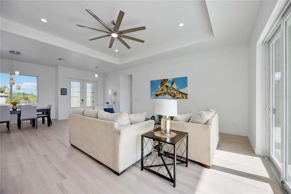 En Venta: $375,000 (3 camas, 2 baños, 1689 Pies cuadrados)